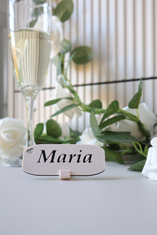 Plăcuțe personalizate cu nume pentru evenimente