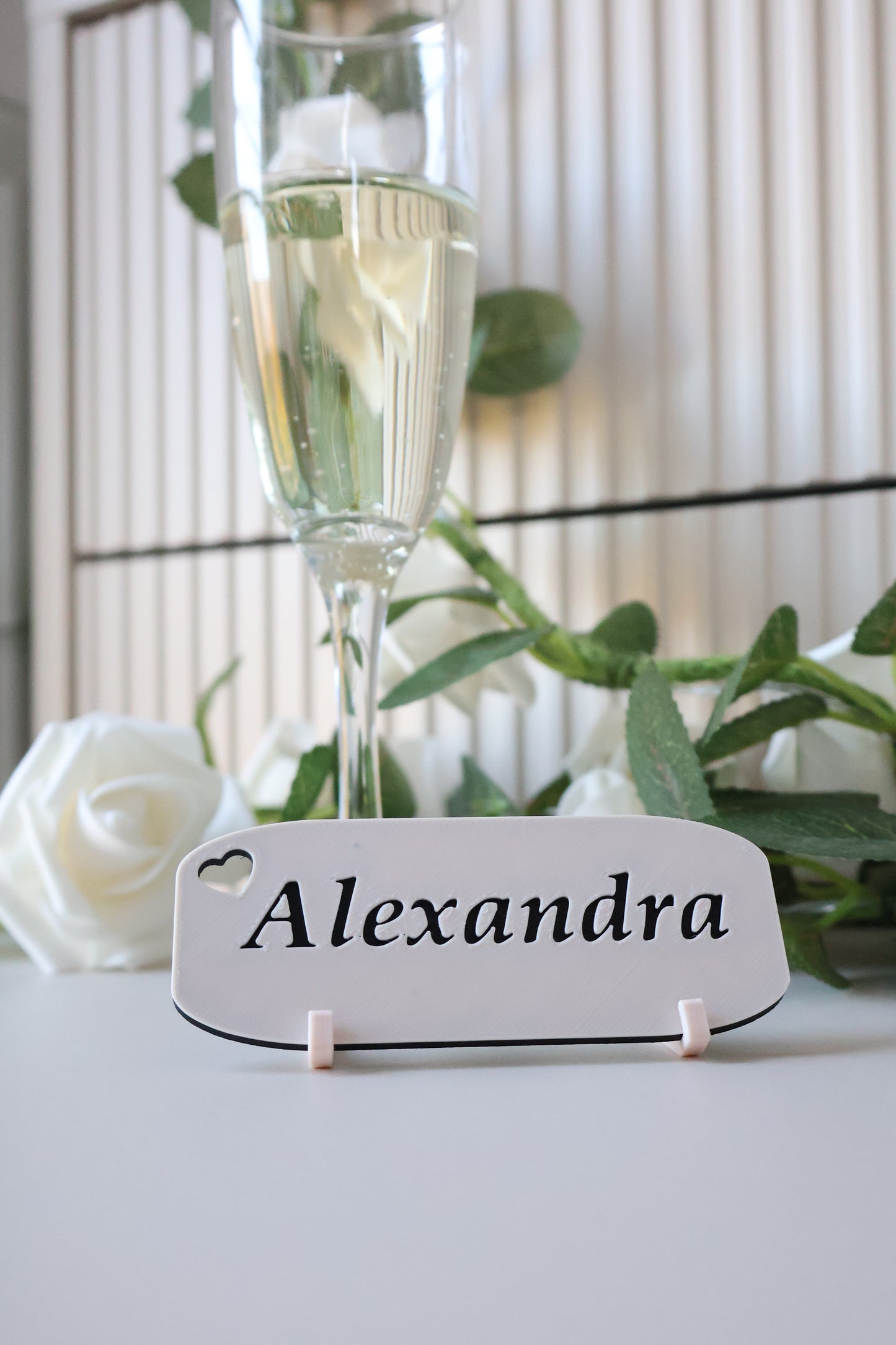 Plăcuțe personalizate cu nume pentru evenimente