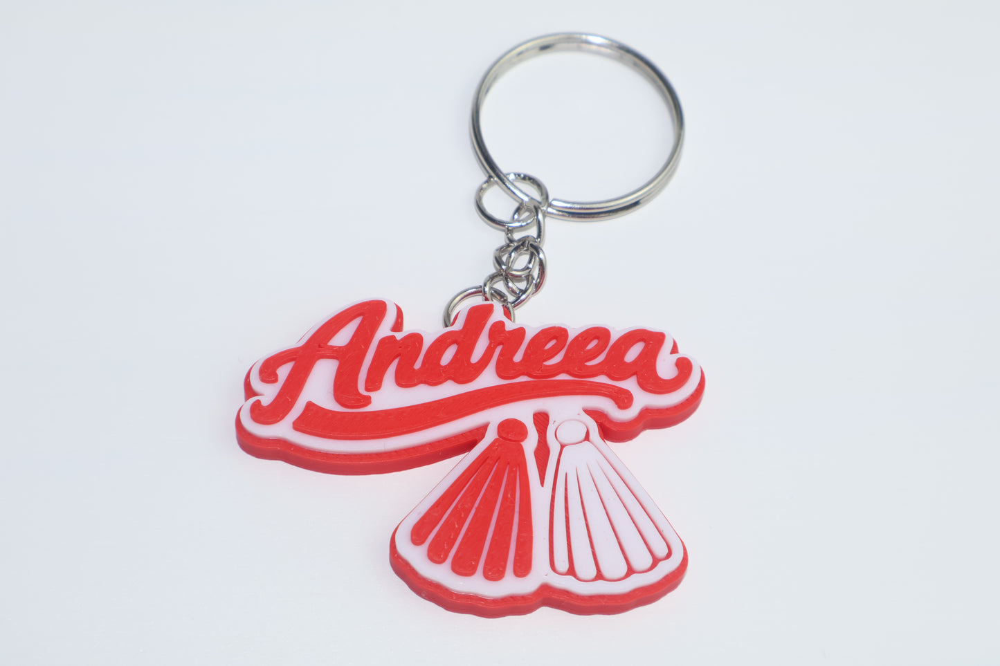 Mărțișor personalizat cu prenume – Alb & Roșu (Breloc sau Magnet)