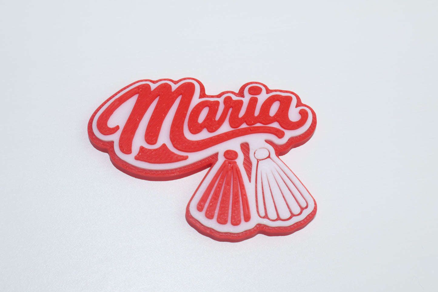 Mărțișor personalizat cu prenume – Alb & Roșu (Breloc sau Magnet)